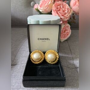 Chanel Authentic Gold Round Earrings